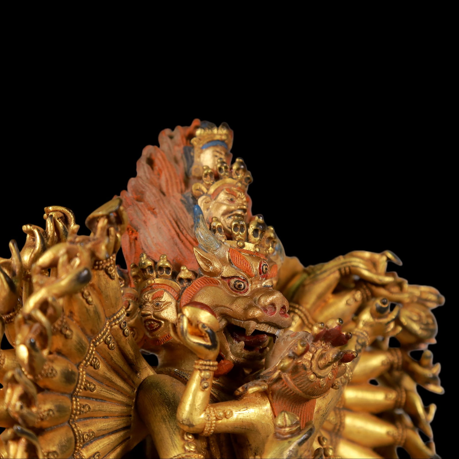 An Exquisite Gilt Bronze Statue of Vajra - 5