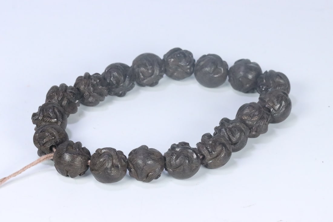 An Exquisite Eaglewood Bracelets - 4
