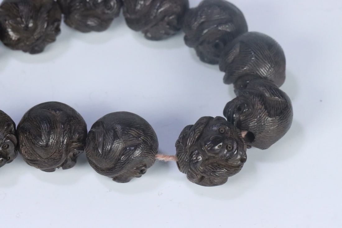 An Exquisite Eaglewood Bracelets - 9