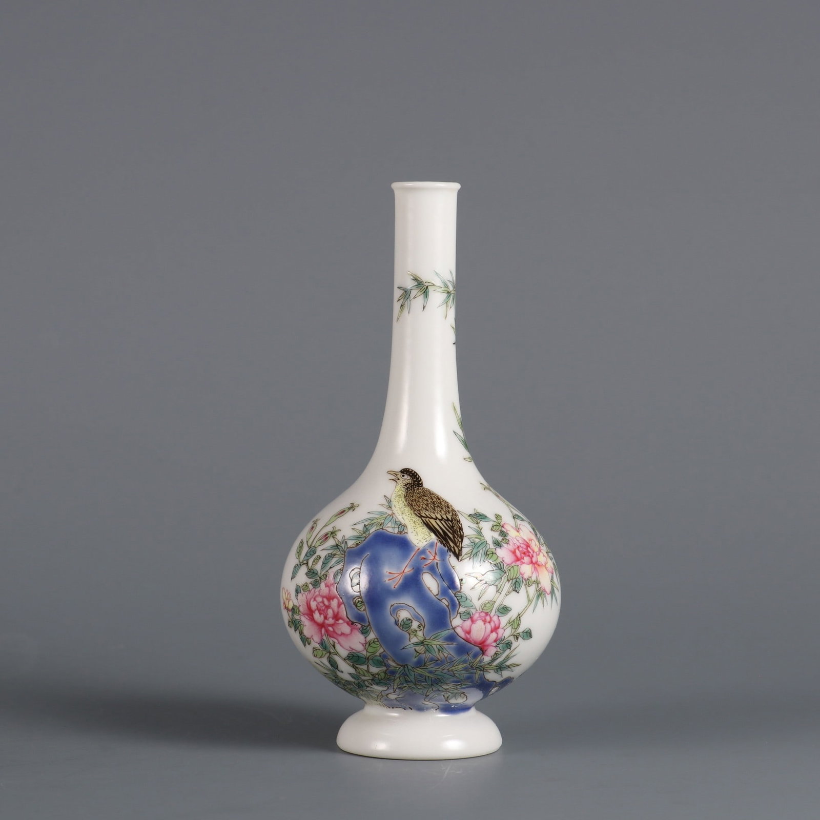 An Exquisite Enamel Flower and Bird Pattern Vase: An Exquisite Enamel Flower and Bird Pattern Vase Qing Dynasty, China Qianlong Four-character Mark Size:5.1inx2.6in珐琅彩安居乐业胆瓶