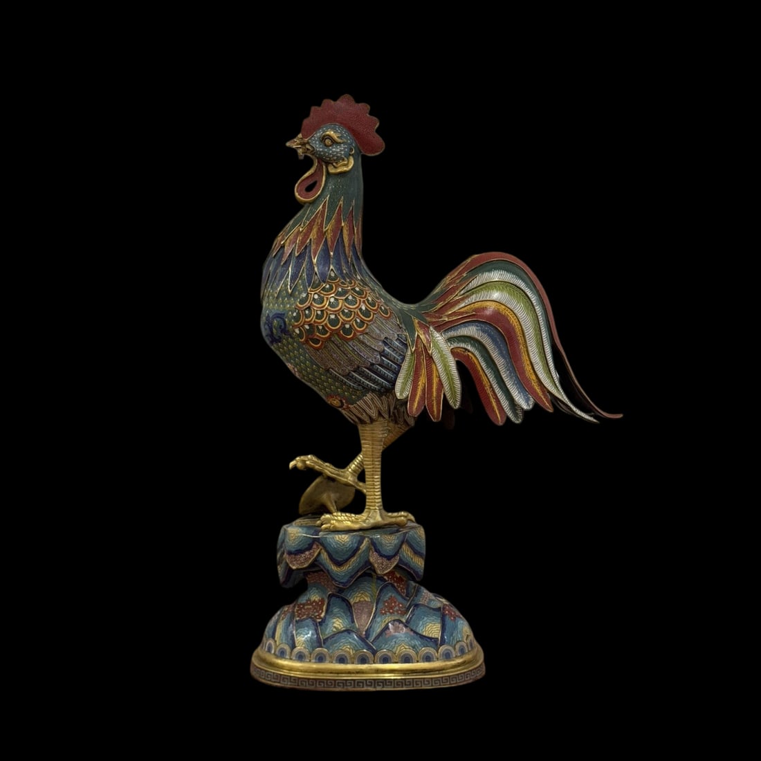 An Exquisite Cloisonne Rooster Ornament: An Exquisite Cloisonne Rooster Ornament Qing Dynasty, China Qianlong Four-character Mark Size:18.5inx7.9inx28.3in Weight:17.8kg景泰蓝公鸡