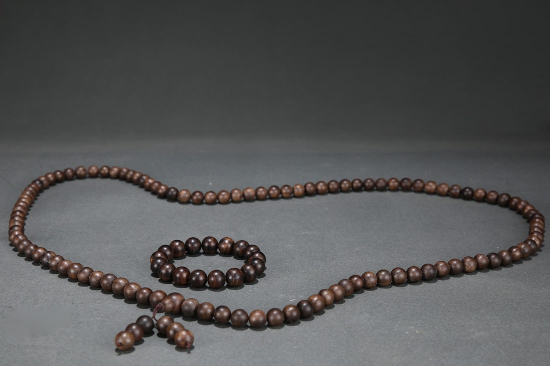 An Exquisite Eaglewood Bracelets - 3