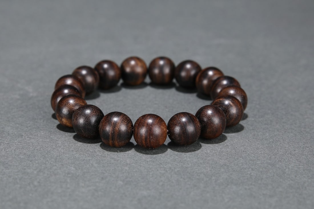 An Exquisite Eaglewood Bracelets - 4