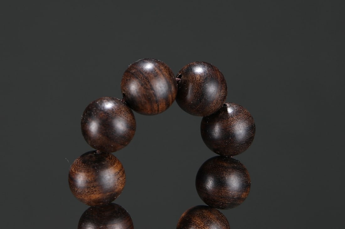 An Exquisite Eaglewood Bracelets - 5
