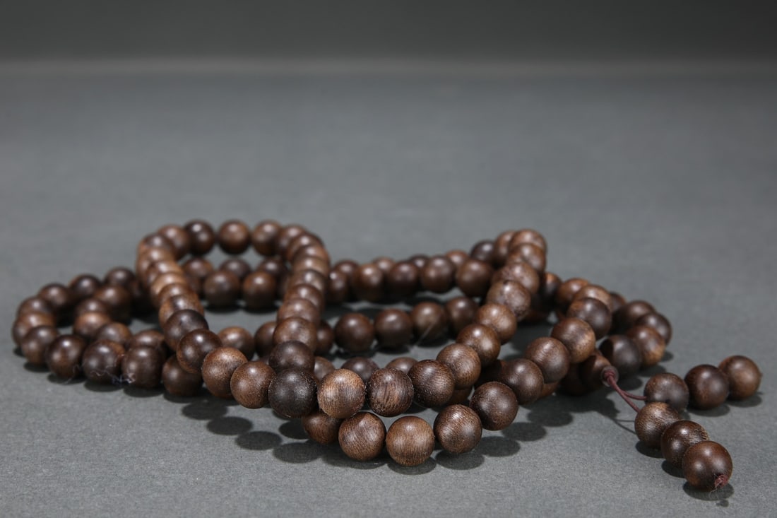 An Exquisite Eaglewood Bracelets - 7