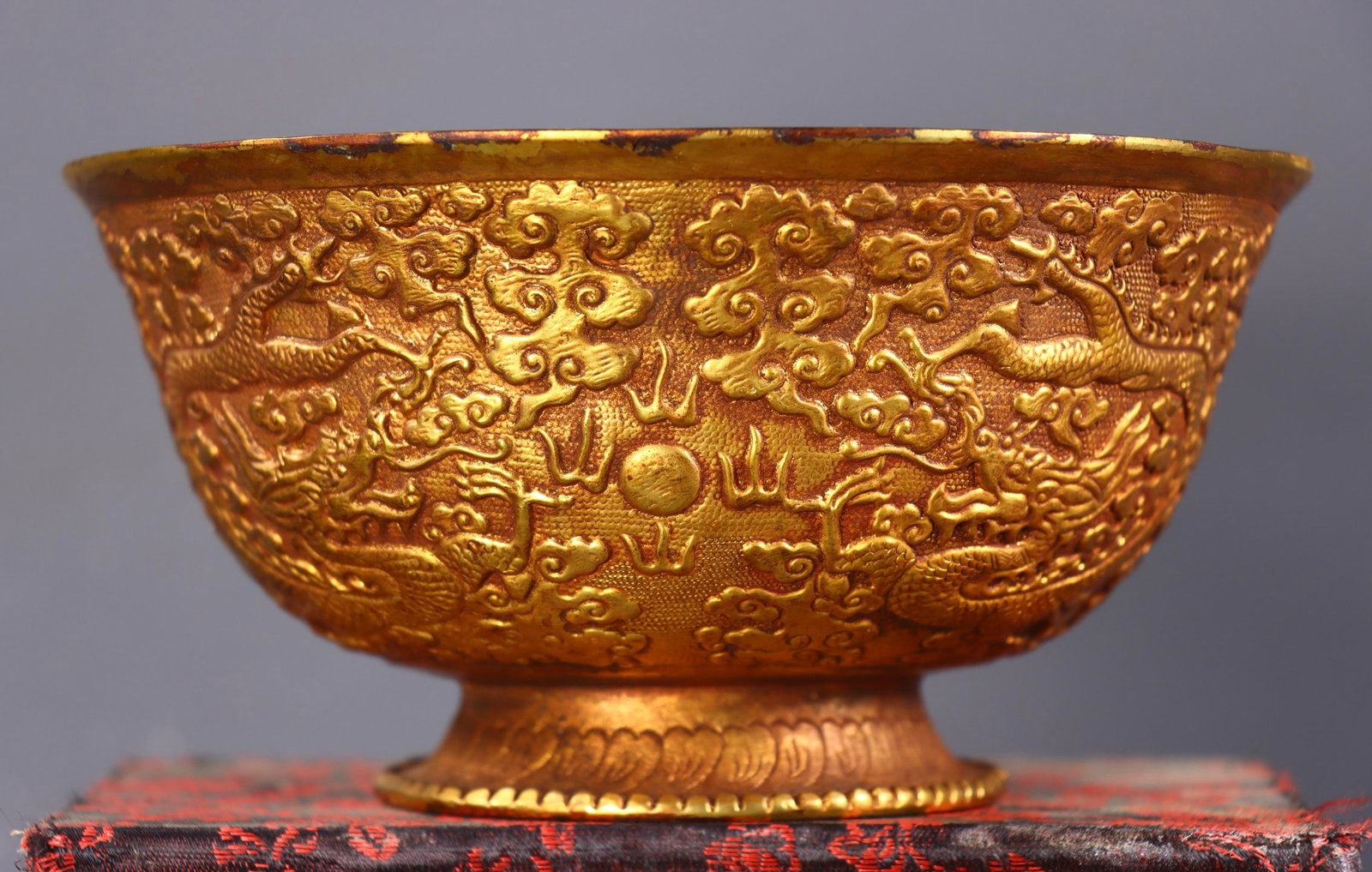 An Exquisite Gilt Bronze Dragon Pattern Bowl (1 of 9)