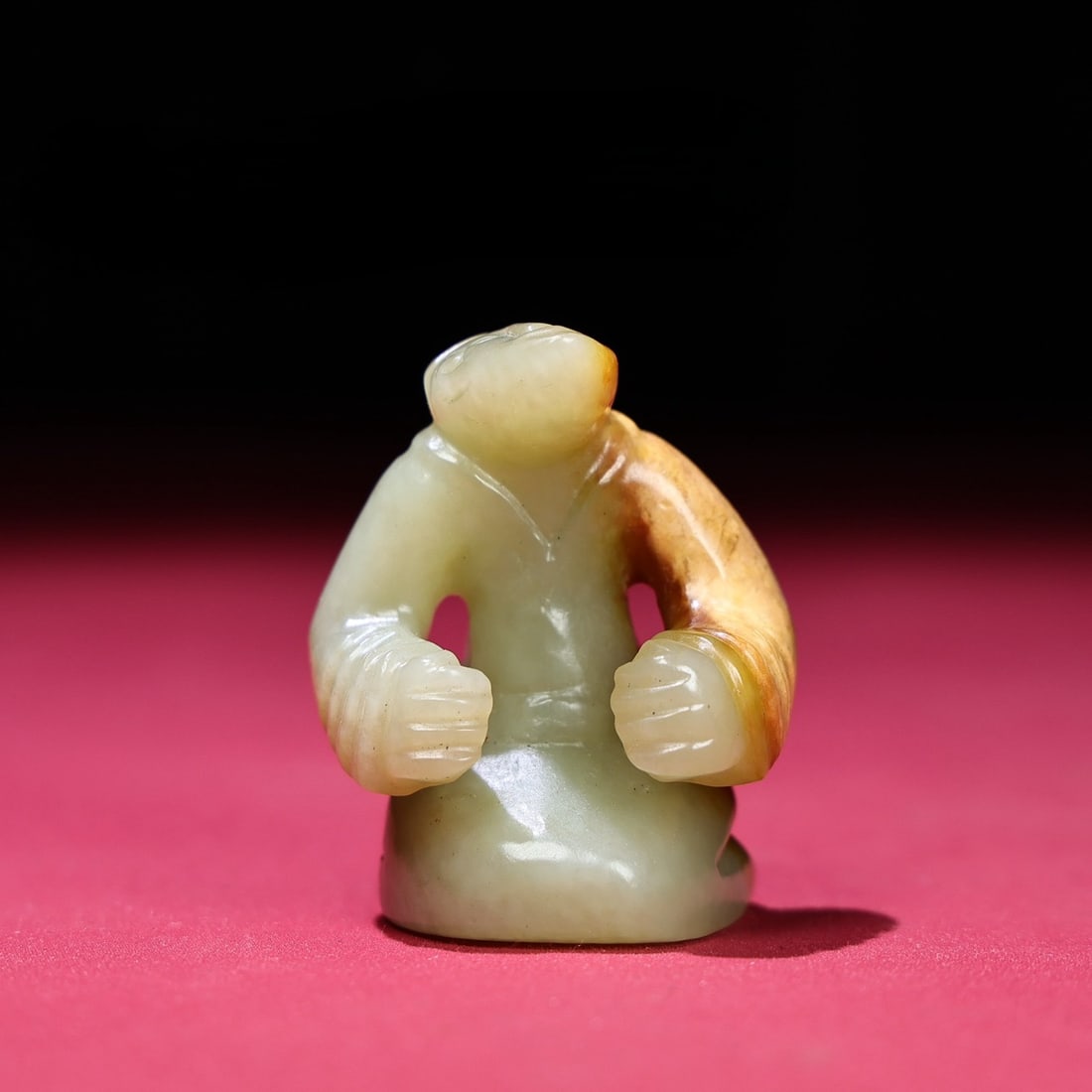 An Exquisite White Jade Figure Ornament: An Exquisite White Jade Figure Ornament Han Dynasty, China Size:2inx1.7inx1.3in Weight:76g白玉贵人 中国汉代 Size:5.2cmx4.2cmx3.3cm Weight:76g