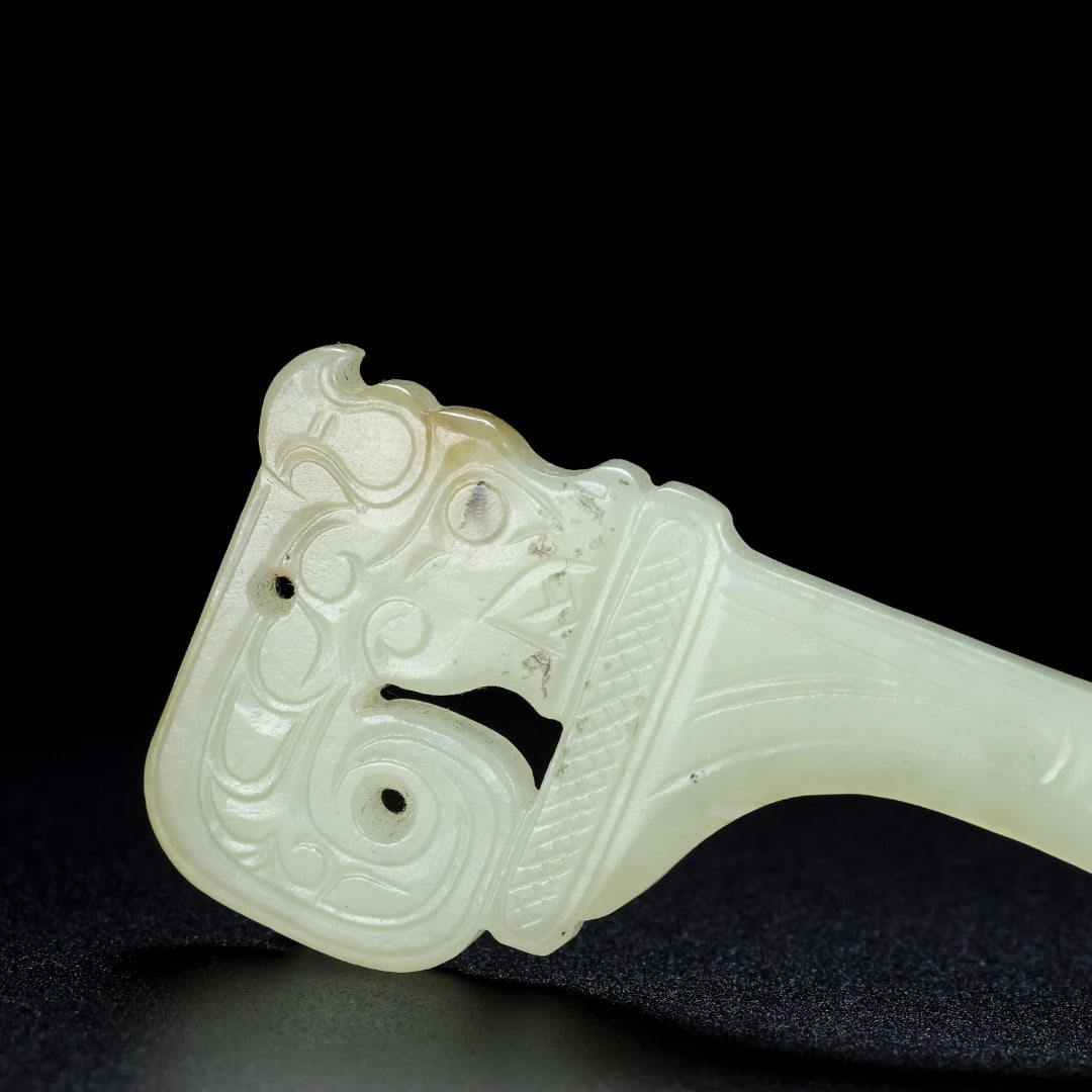 An Exquisite White Jade Dragon Pattern Knife - 2