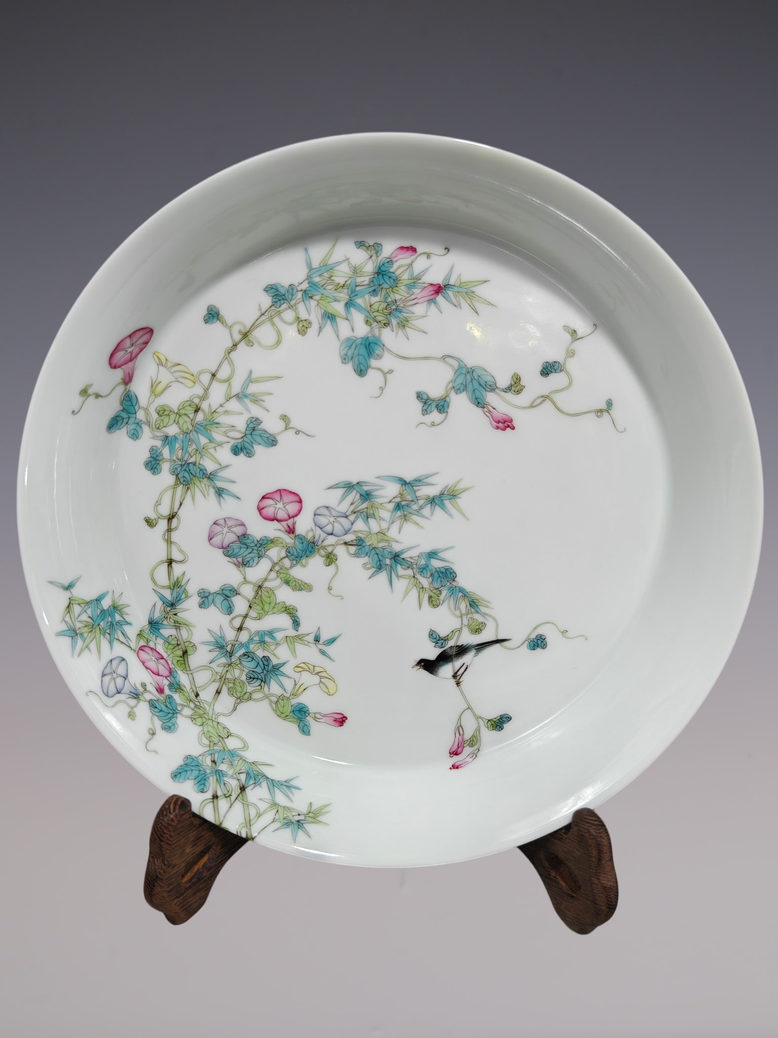 An Exquisite Famille-Rose Flower and Bird Pattern Plate (1 of 7)