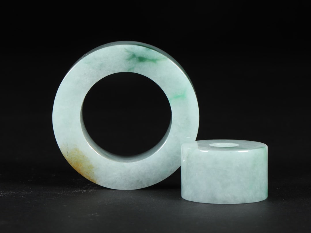An Exquisite Jadeite Bracelets - 2