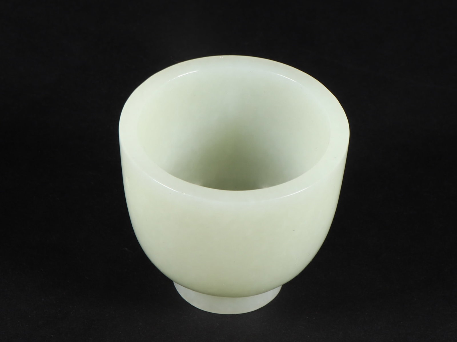 An Exquisite White Jade Cup - 3