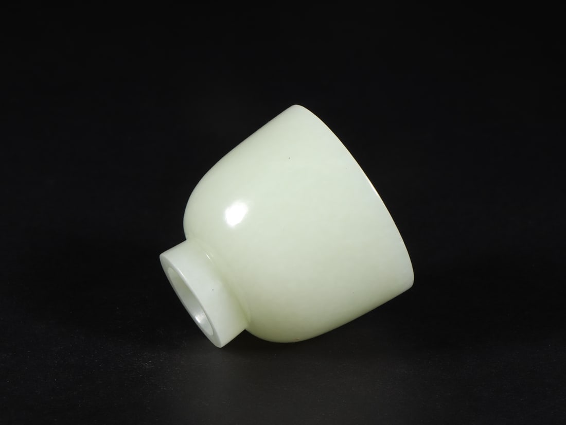 An Exquisite White Jade Cup - 4