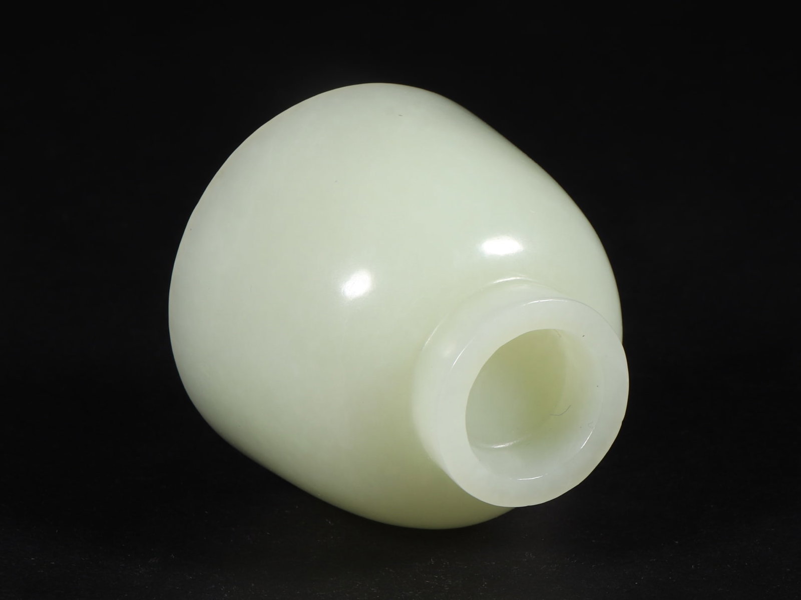 An Exquisite White Jade Cup - 9