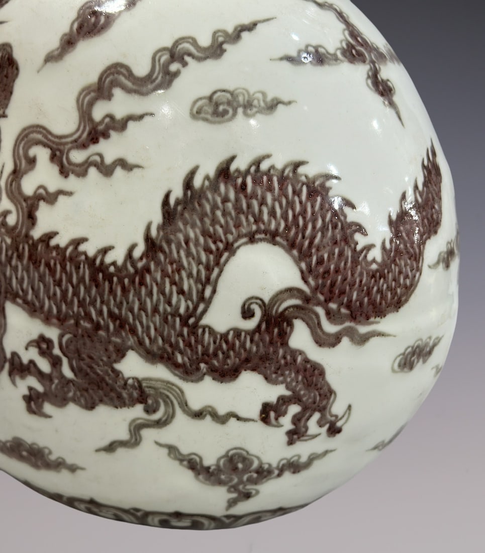 An Exquisite Underglaze-Red Lotus Pattern Dragon Pattern Vase - 3