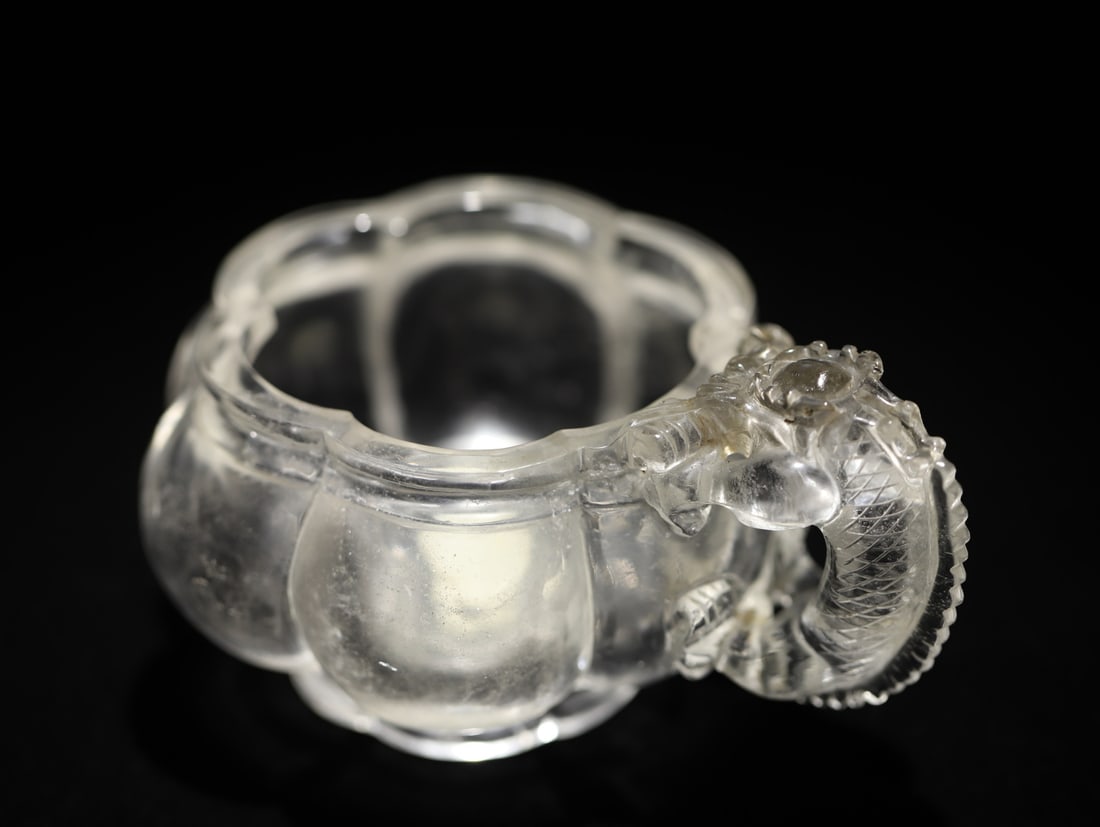 An Exquisite Crystal Dragon Pattern Cup - 4