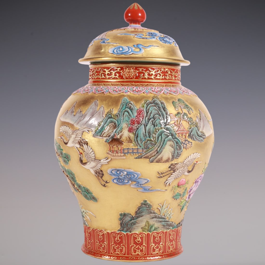 An Exquisite Enamel Pine and Crane Pattern Lotus Pattern Tea Caddy - 5