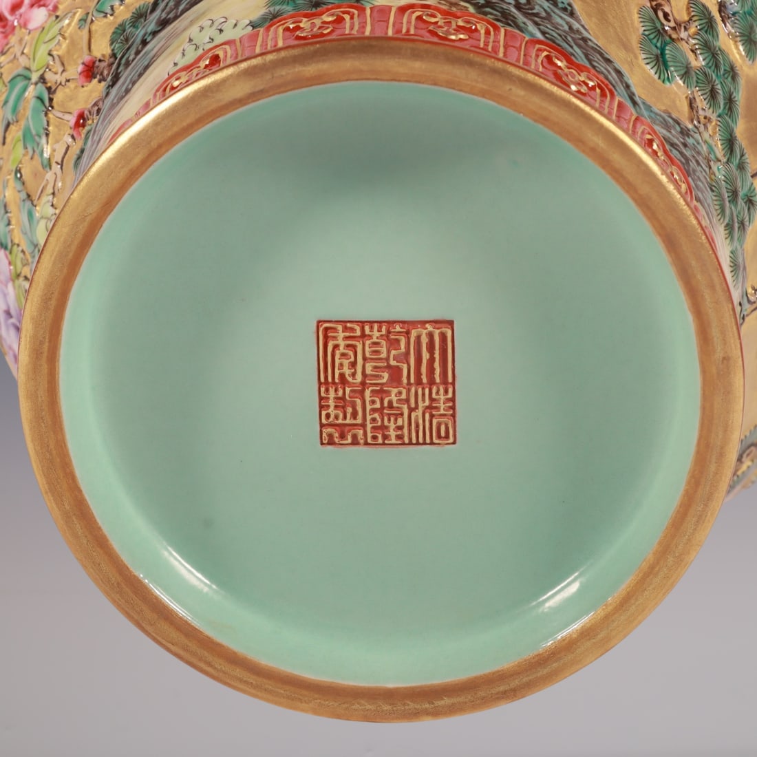 An Exquisite Enamel Pine and Crane Pattern Lotus Pattern Tea Caddy - 8