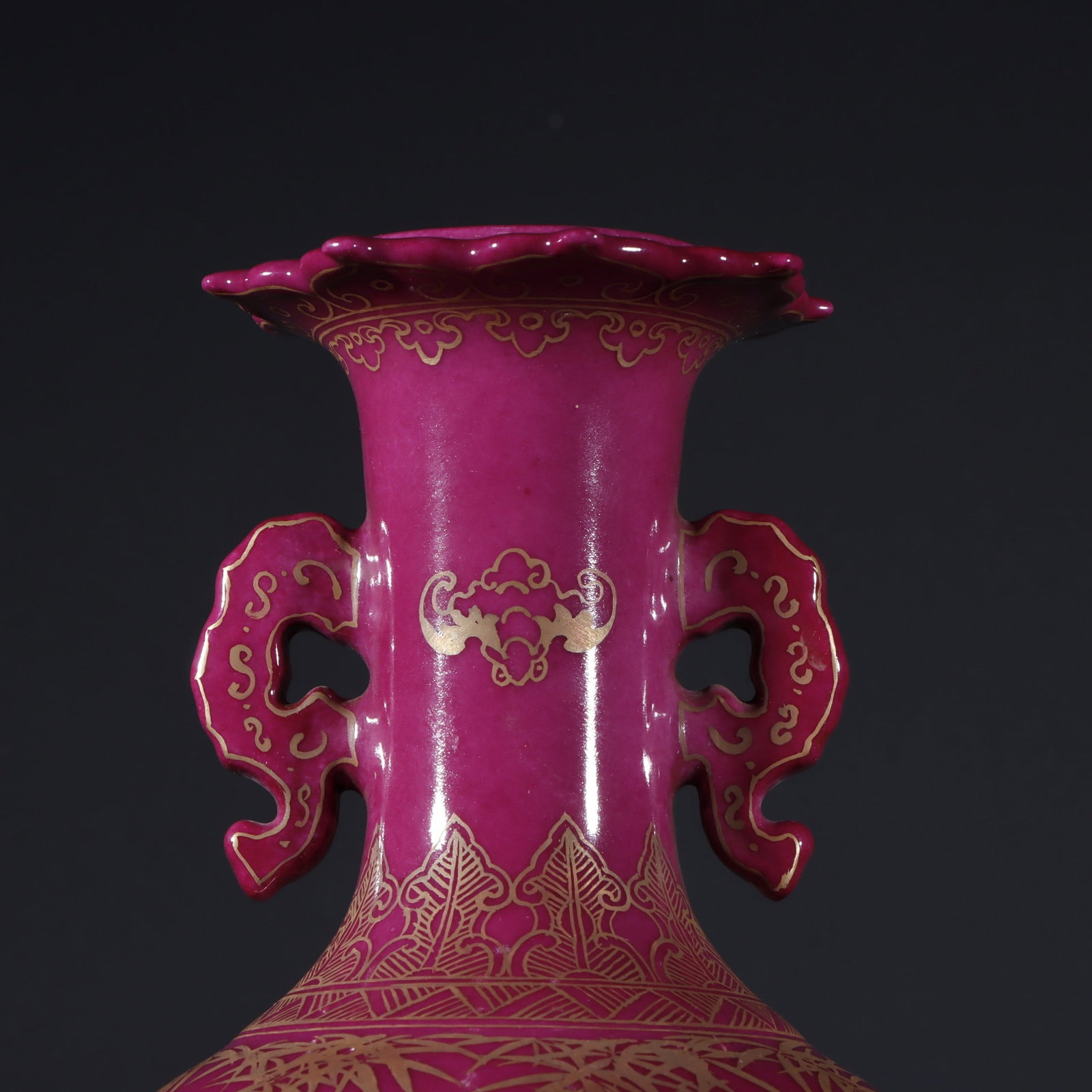 An Exquisite Ruby Red-Glazed Painted Gold Rabbit Pattern Flower Pattern Double-Ears Vase - 2