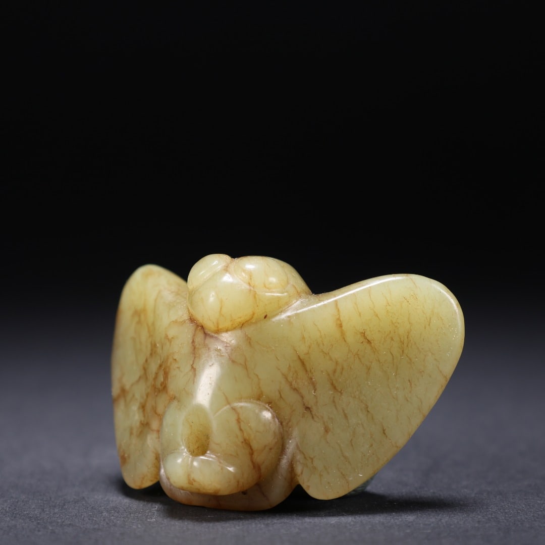 An Exquisite White Jade Ornament - 2