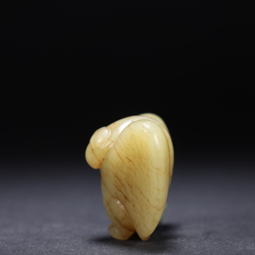 An Exquisite White Jade Ornament - 3