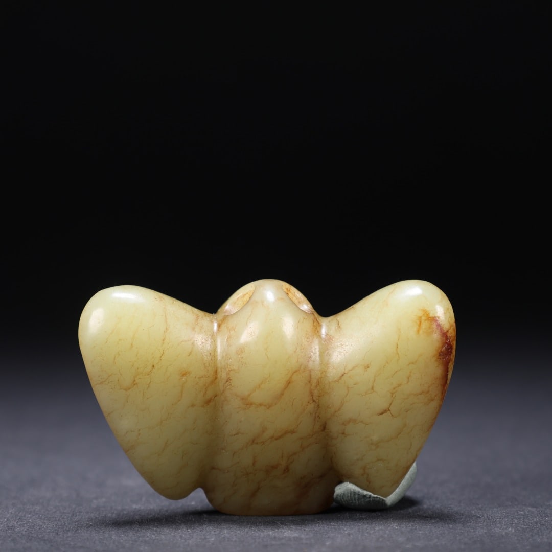 An Exquisite White Jade Ornament - 5