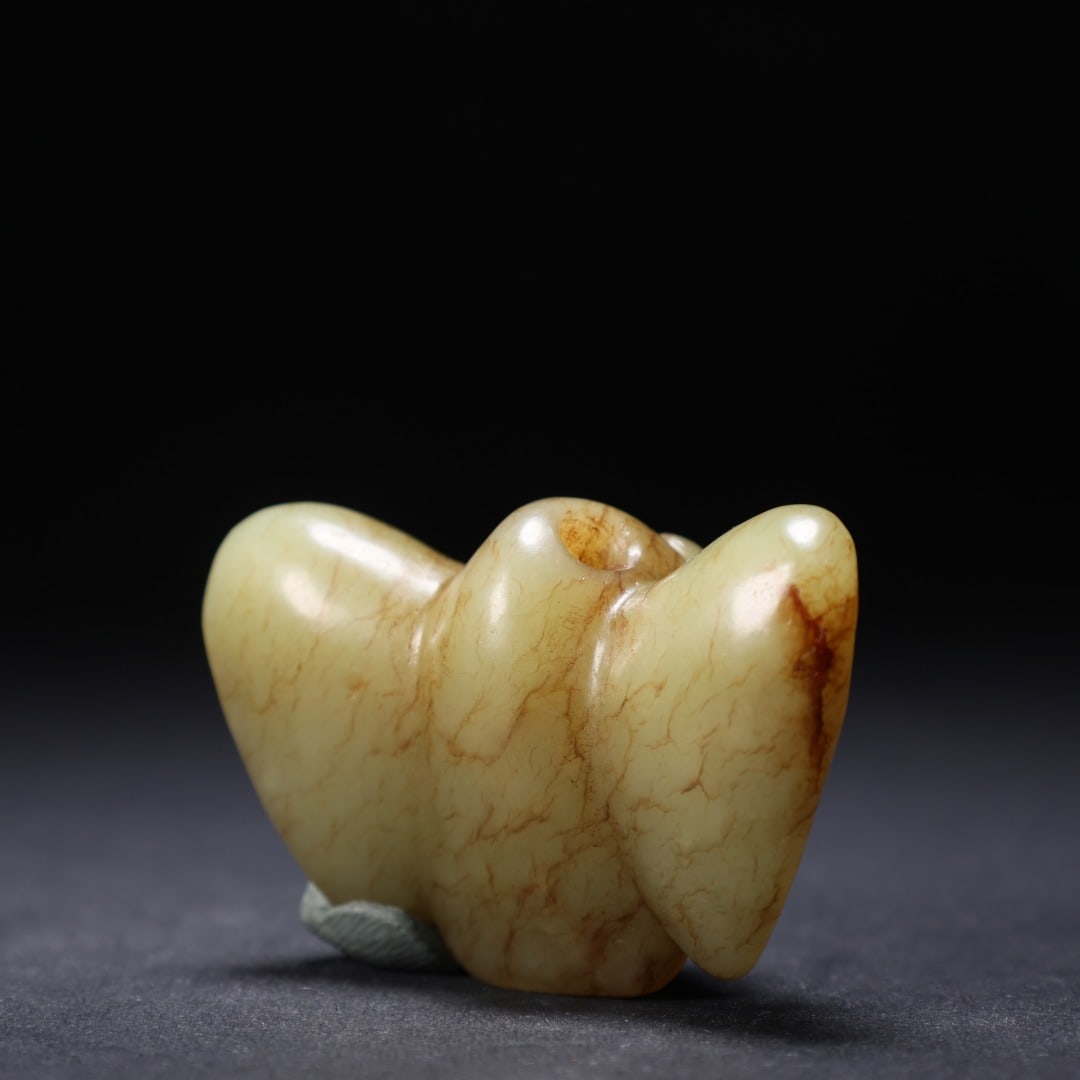 An Exquisite White Jade Ornament - 6