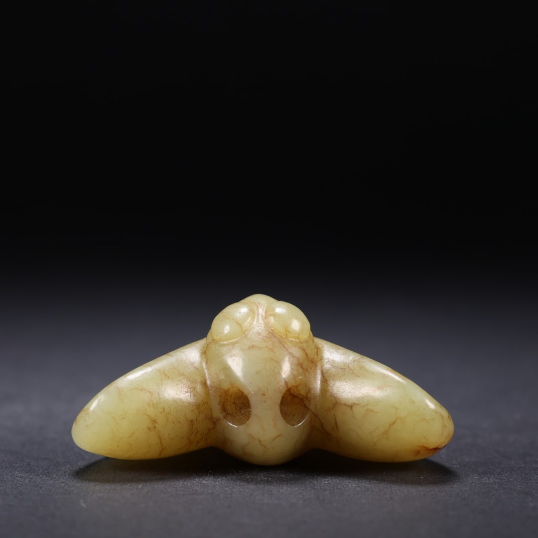 An Exquisite White Jade Ornament - 8