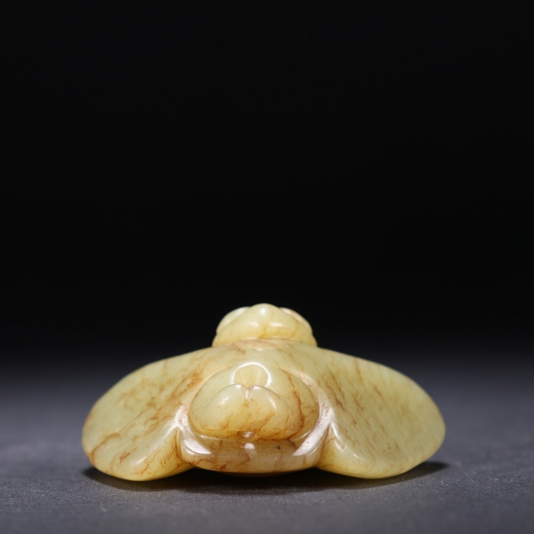 An Exquisite White Jade Ornament - 9