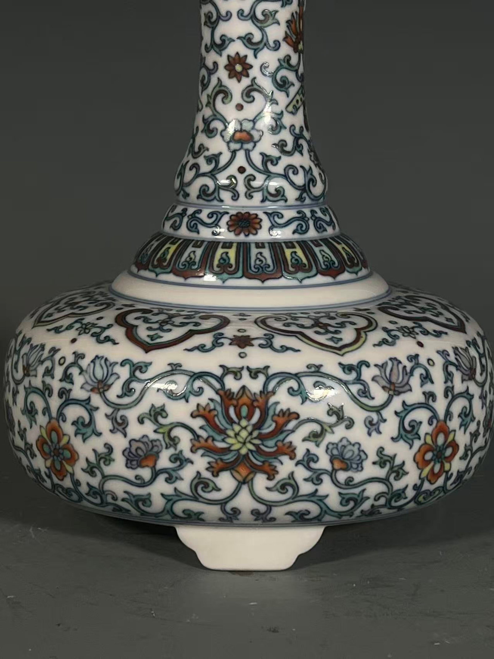 An Exquisite Doucai Lotus Pattern Tripod Vase - 5