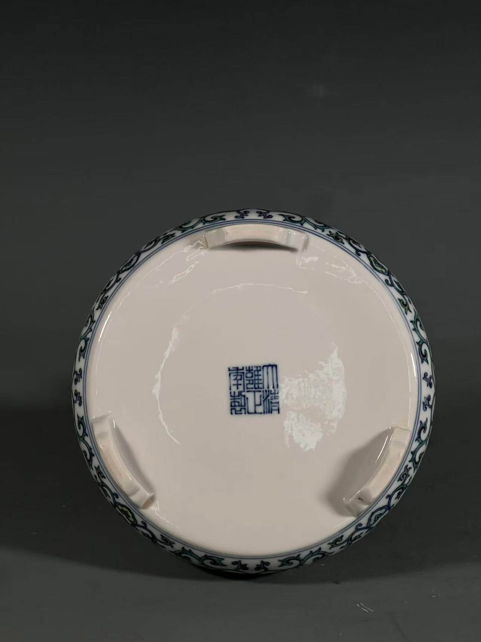 An Exquisite Doucai Lotus Pattern Tripod Vase - 8