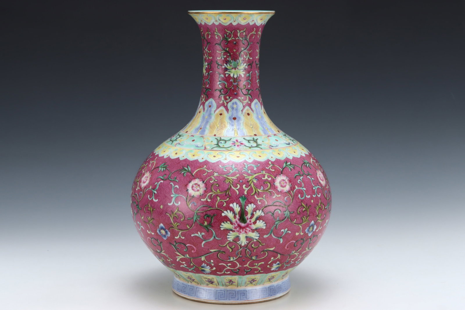 A Huge Enamel Ruby Red-Glazed Lotus Pattern Vase - 2