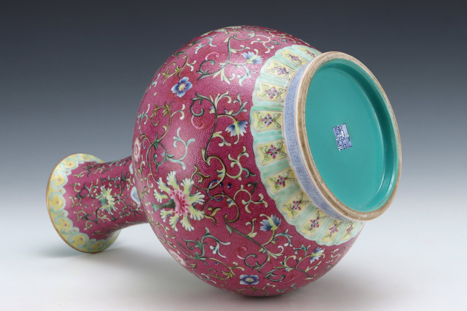 A Huge Enamel Ruby Red-Glazed Lotus Pattern Vase - 7