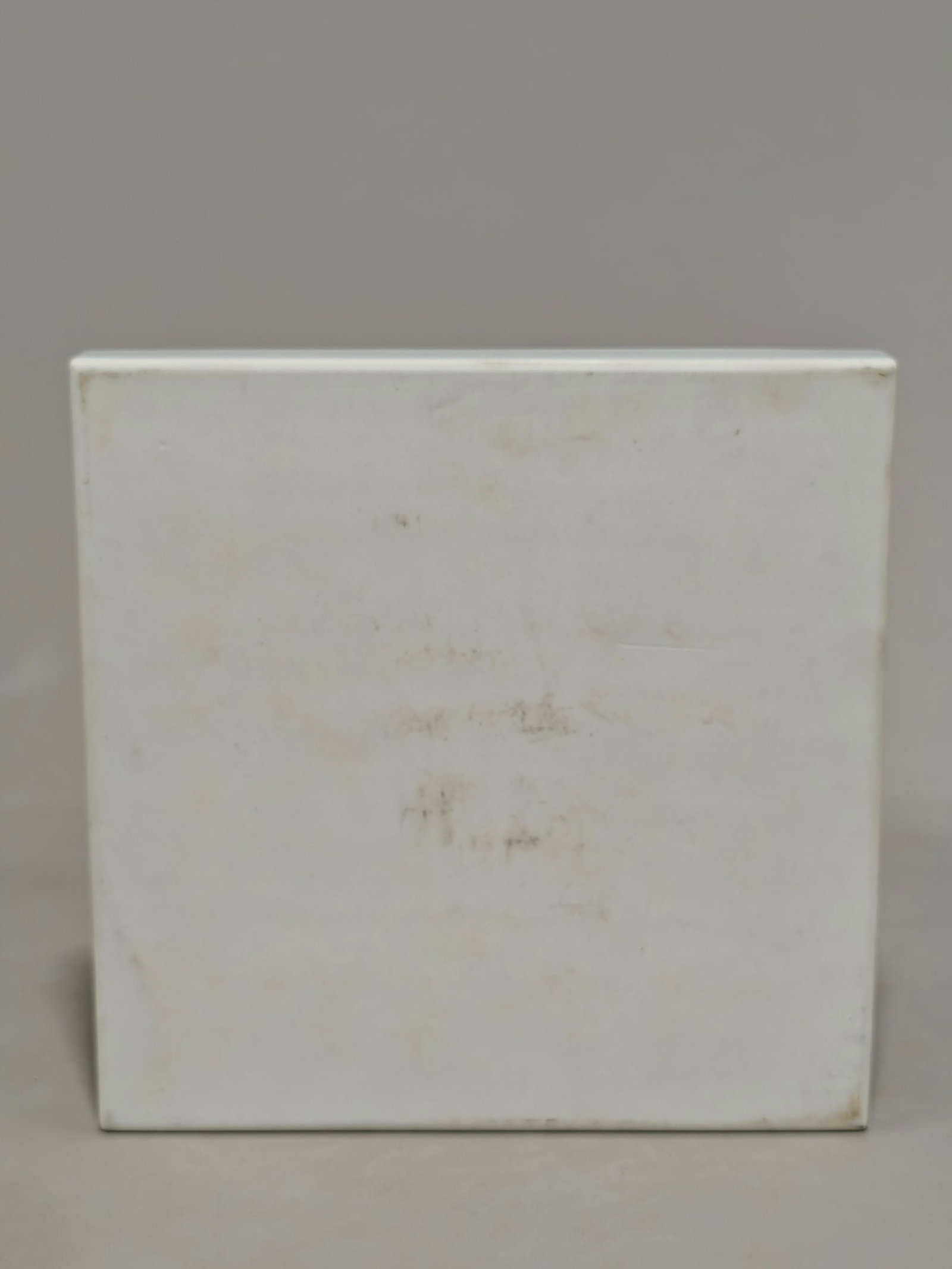 An Exquisite Blue and White Hollow Pine Pattern Base - 9