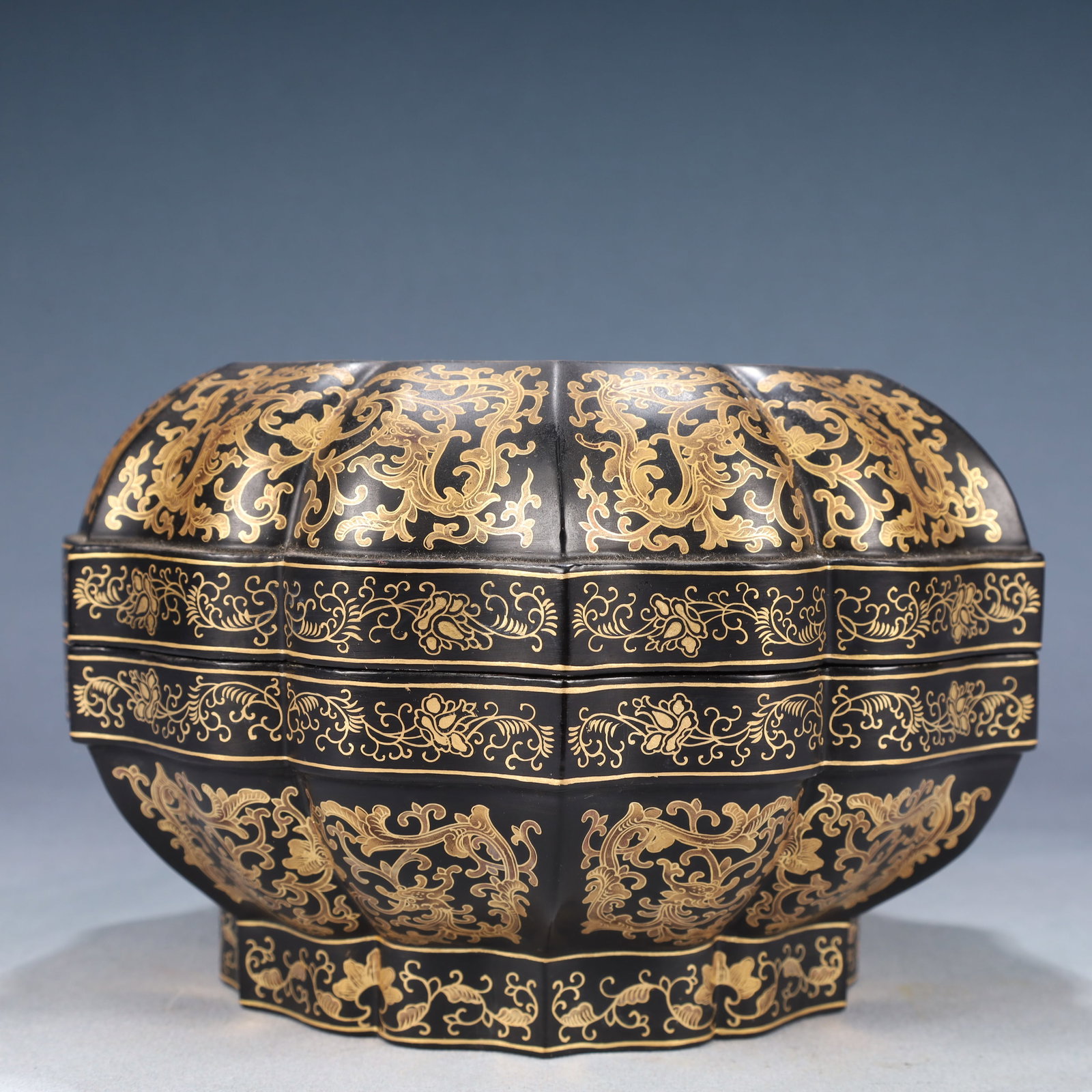 An Exquisite Black Lacquer Painted Gold Lotus,Auspicious Cloud and Dragon Pattern Cover Box (1 of 7)