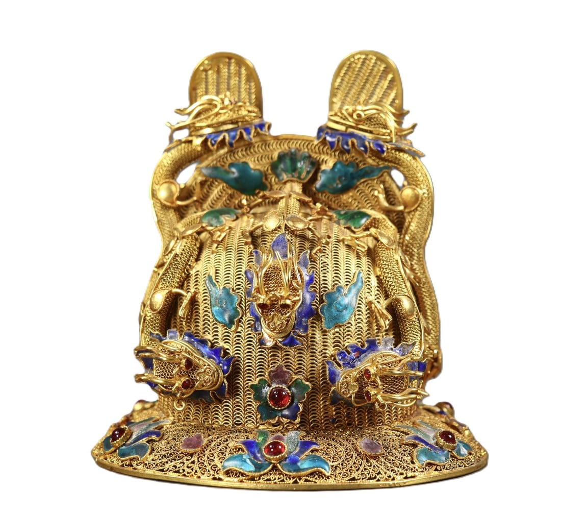 An Exquisite Filigree and Gilding Dragon Pattern Coronet,Inlaid Gems: An Exquisite Filigree and Gilding Dragon Pattern Coronet,Inlaid Gems,Qing Dynasty,China,Size:5.5inx5.3in,Weight:397g