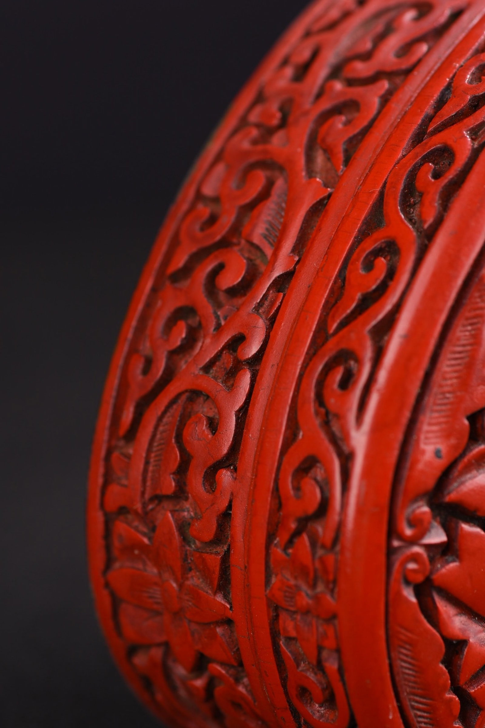An Exquisite Carved Red Lacquer Flower Pattern Box - 5