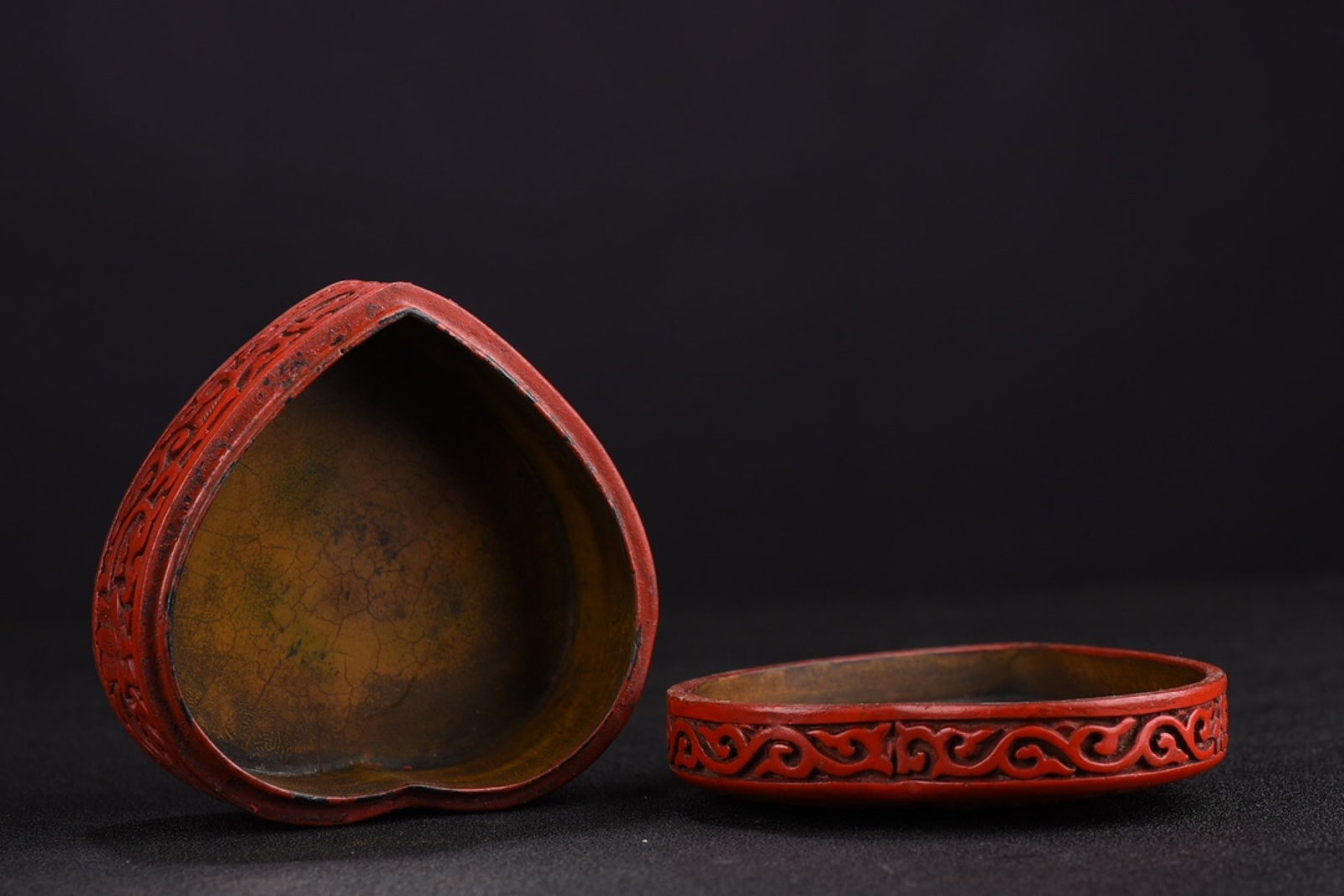 An Exquisite Carved Red Lacquer Flower Pattern Box - 7