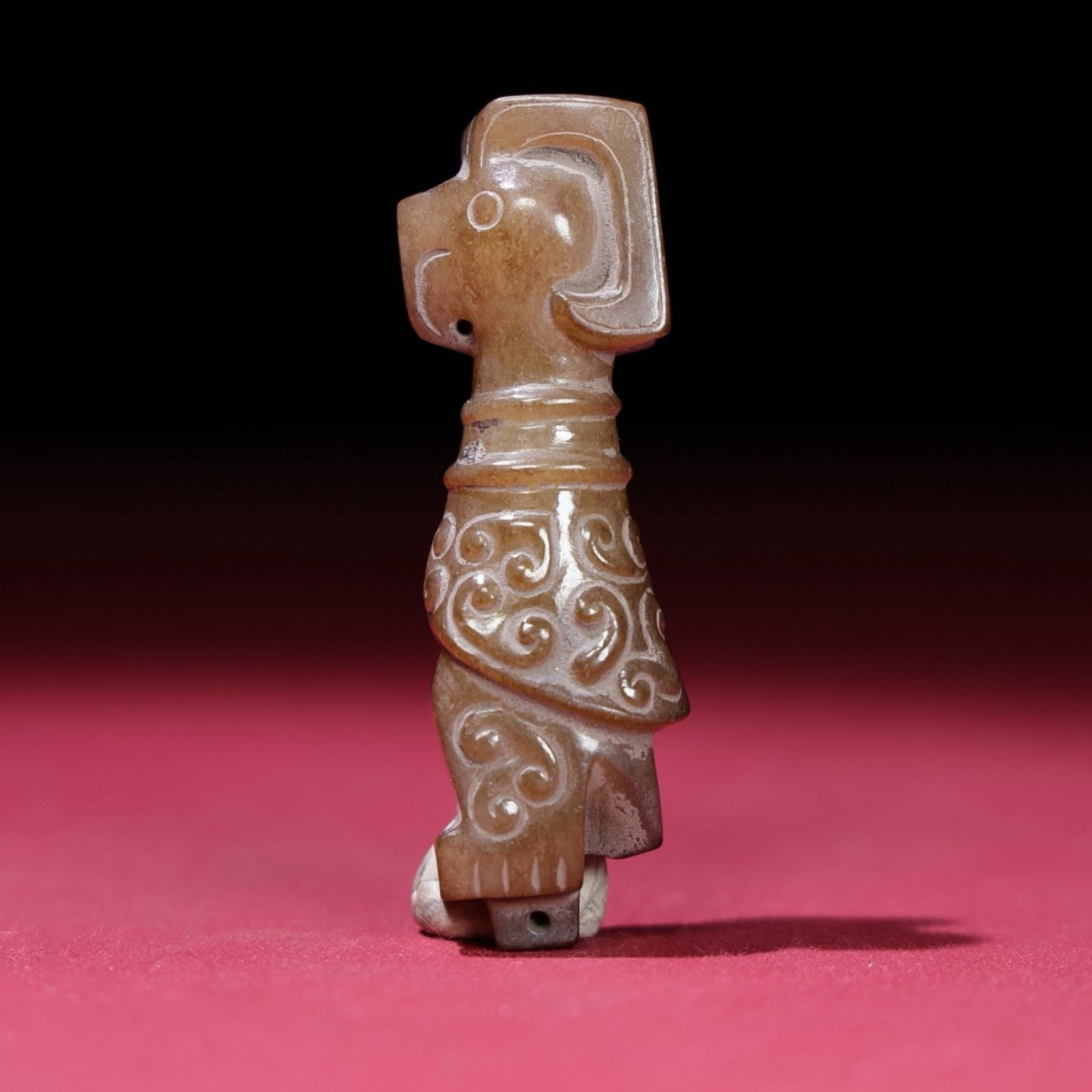 An Exquisite Archaic Jade Bird Pendant: An Exquisite Archaic Jade Bird Pendant,Ancient Time,China,Size:2.5inx0.8inx0.6in,Weight:29g 高古玉鸟挂件,中国远古时期