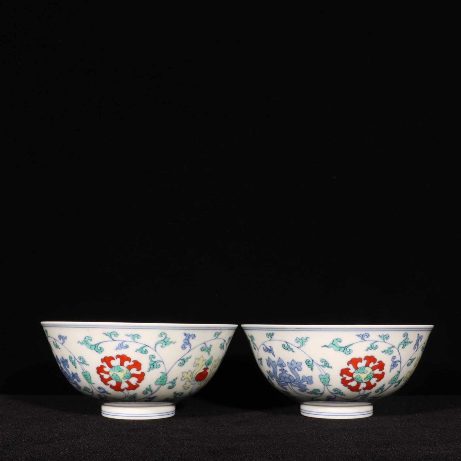 A Pair of Exquisite Doucai Lotus Pattern and Flower Pattern Bowls (1 of 8)