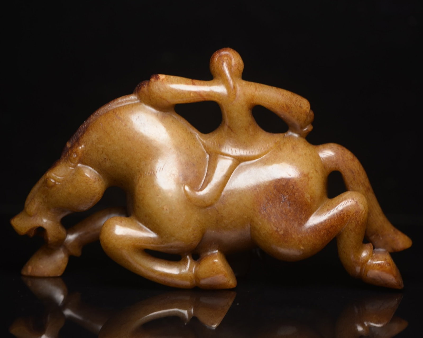 An Exquisite Archaic Jade Figure Riding Horse Ornament: An Exquisite Archaic Jade Figure Riding Horse Ornament,Ancient Time,China,Size:5.9inx3.5inx1.6in,Weight:423g 高古玉人物骑马摆件,中国&#