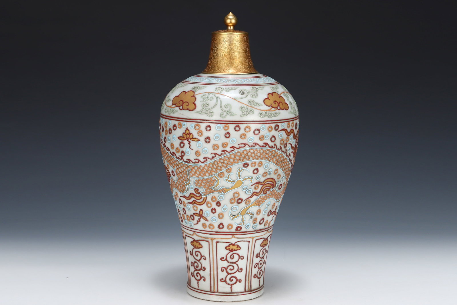 A Huge Lifen Painted Gold Auspicious Cloud and Dragon Pattern Bottle - 2