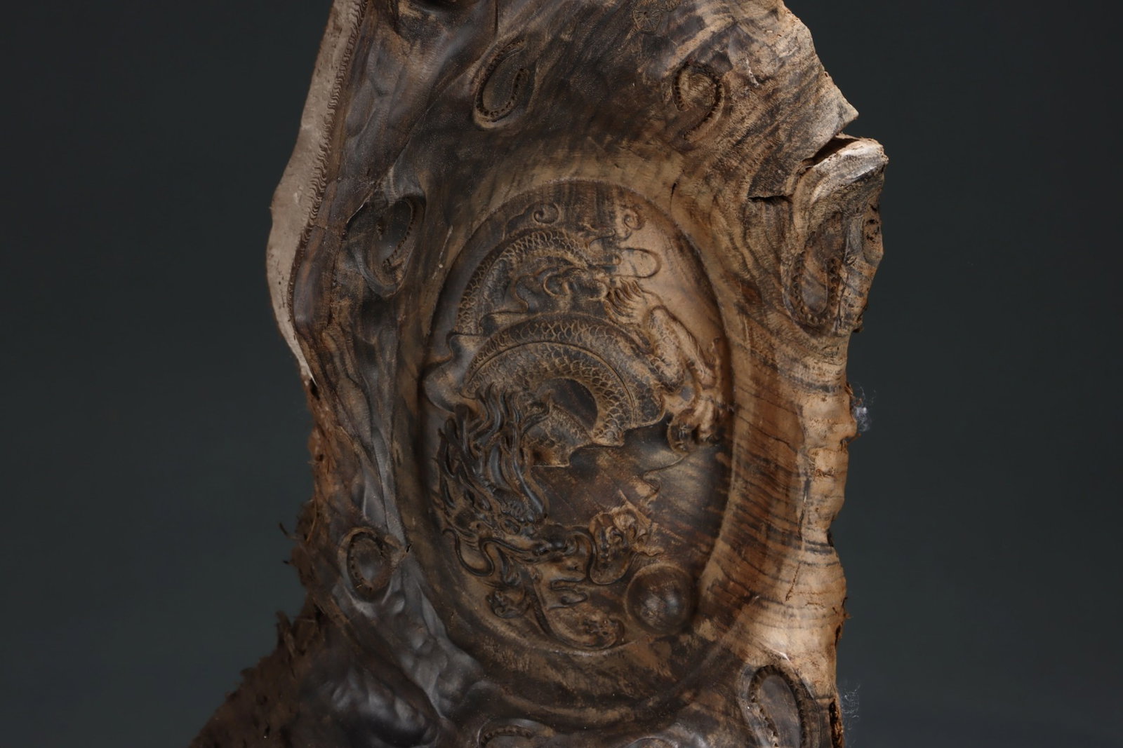 A Rare Eaglewood Dragon Pattern Ornament - 3