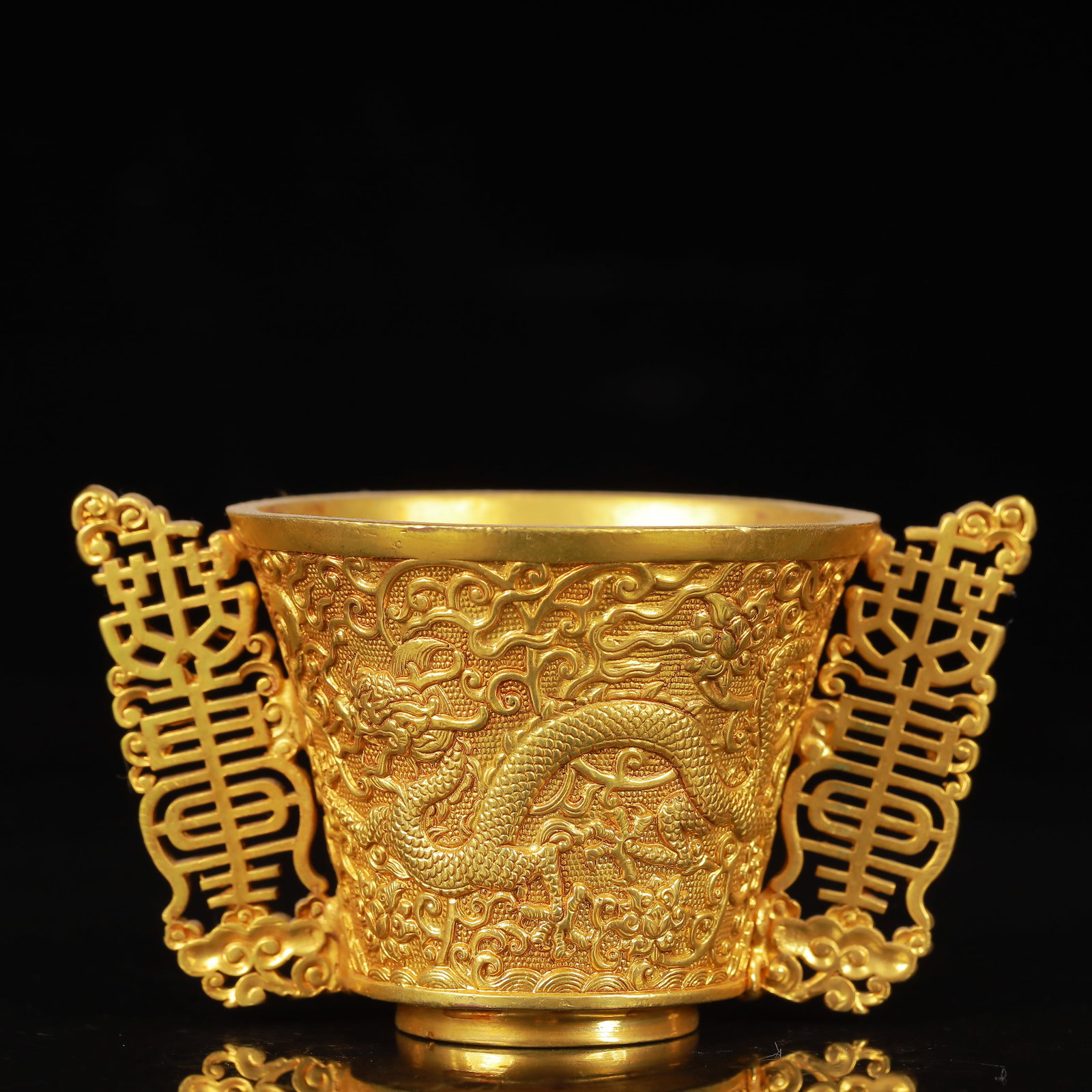 An Exquisite Gilt Bronze Dragon Pattern Double-Ears Cup: An Exquisite Gilt Bronze Dragon Pattern Double-Ears Cup,Qing Dynasty,China,Size:3.9inx2.8inx2.2in,Weight:230g