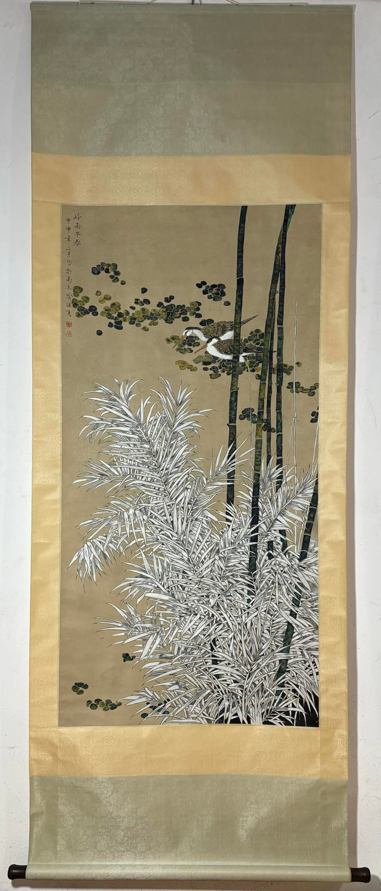 A Chinese Vertical Scroll Ink Painting of Flower and Bird on Paper: A Chinese Vertical Scroll Ink Painting of Flower and Bird on Paper,Yu Jigao,Size:53.7inx26.8in 一幅中国水墨花鸟画立轴,喻继