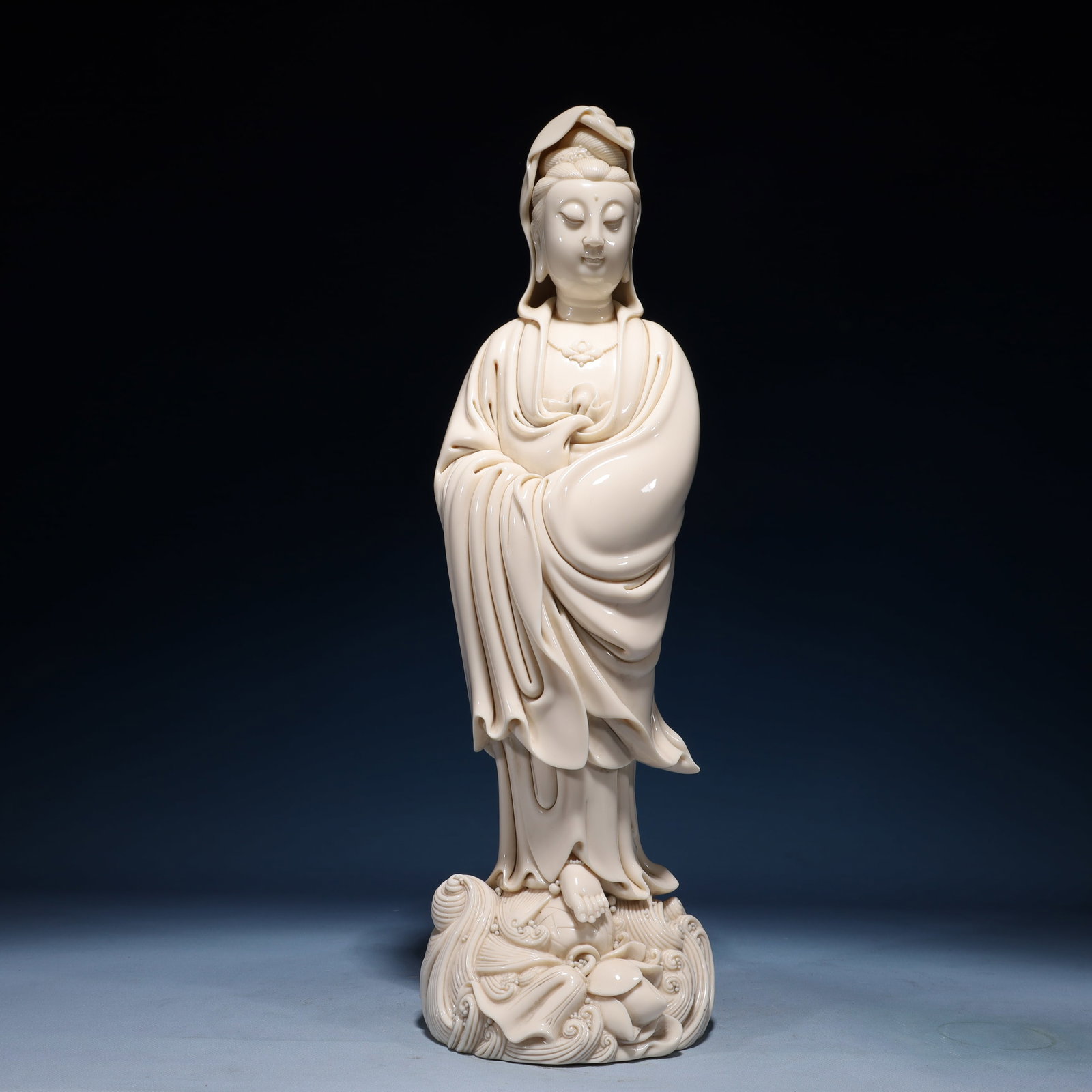 A Solemn Blance-De-Chine Statue of Avalokitesvara: A Solemn Blance-De-Chine Statue of Avalokitesvara Blance-De-Chine Statue of Avalokitesvara,Ming Dynasty,China,He Chaozong Mark,Size:5.9inx5.1inx18.9in,Weight:4150g 德化瓷观&