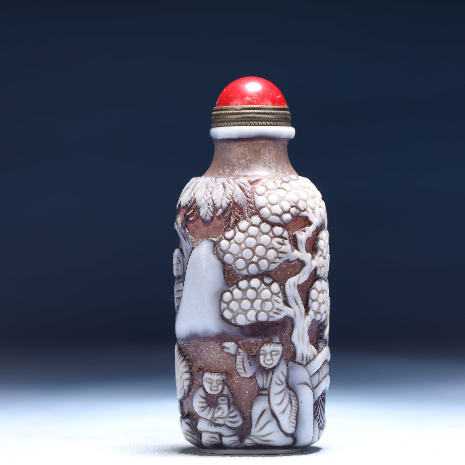 An Exquisite Glass Landscape and Figure Pattern Snuff Bottle (1 of 6)