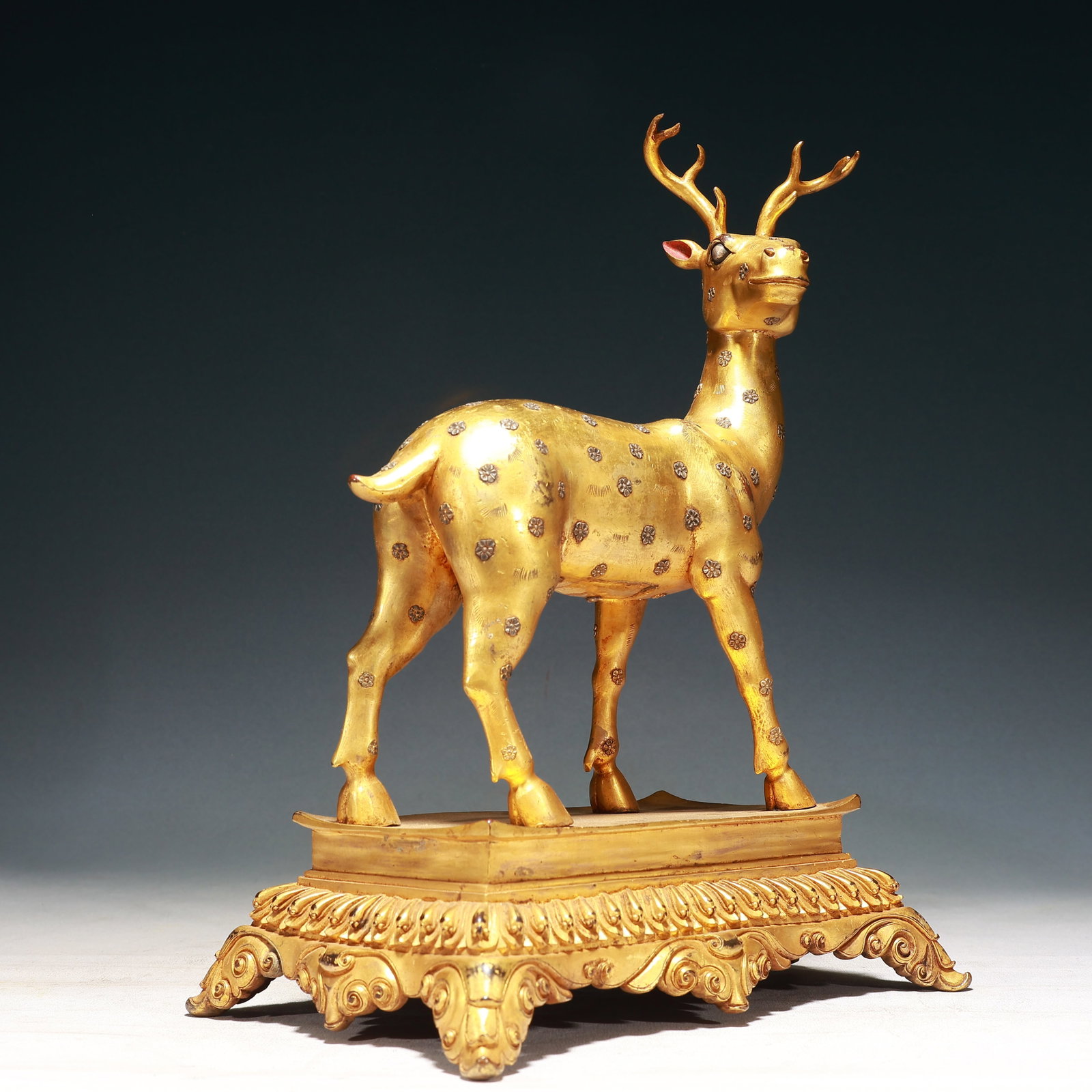 A Pair of Rare Gilt Bronze Statue of Sakyamuni - 18