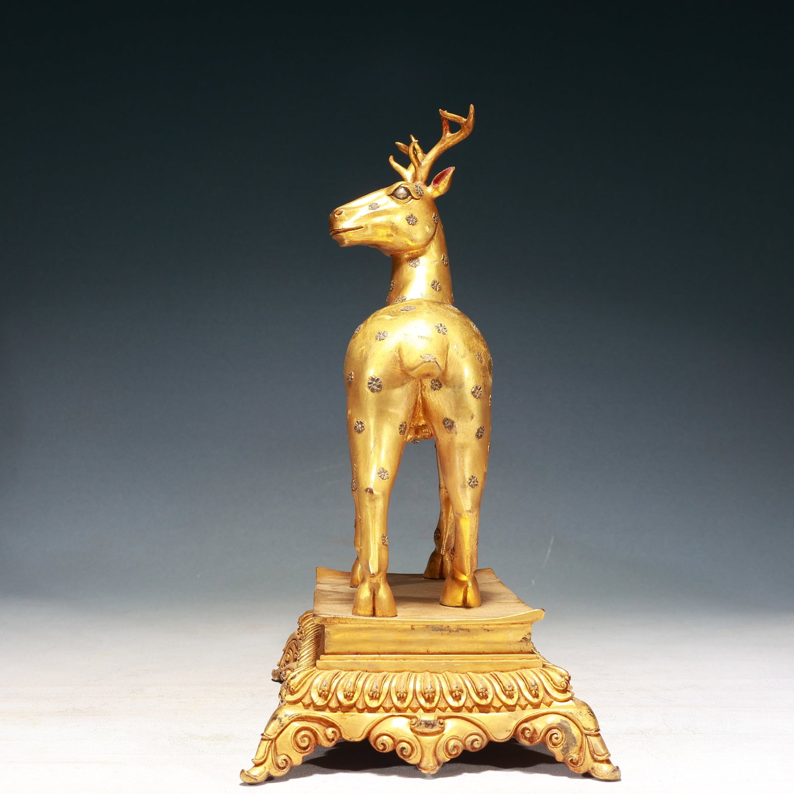 A Pair of Rare Gilt Bronze Statue of Sakyamuni - 9