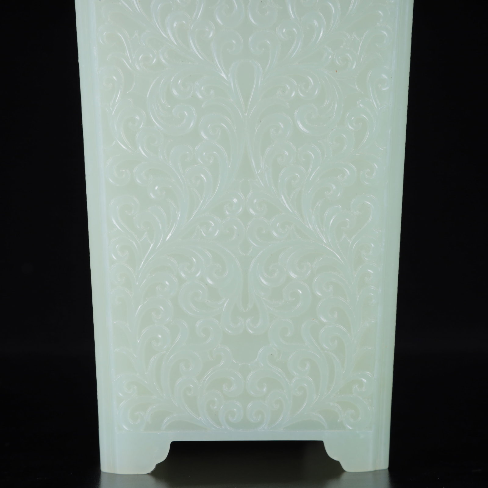 An Exquisite White Jade Flower Pattern Brush Pot - 11