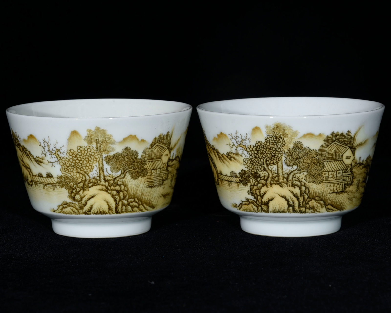 A Pair of Exquisite Ink Color Landscape Pattern Cups: A Pair of Exquisite Ink Color Landscape Pattern Cup,Qing Dynasty,China,Yongzheng Four-character Mark,Size:2.6inx3.8ins 一对墨彩山水纹杯子中&
